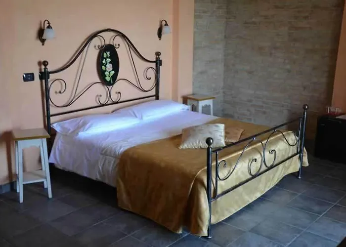 カントリーハウス Trattoria Del Bivio Cerretto Langhe