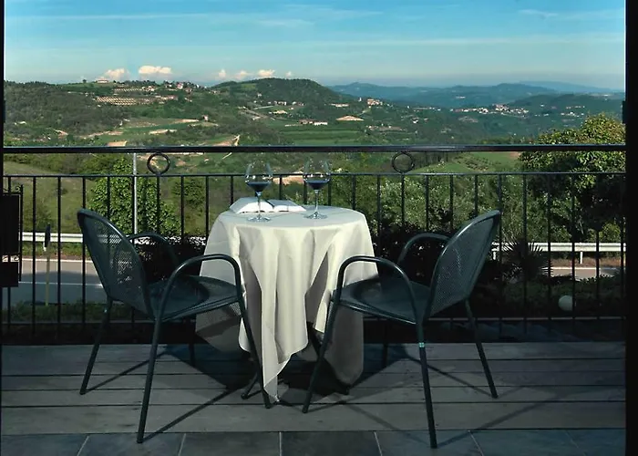 カントリーハウス Trattoria Del Bivio Cerretto Langhe