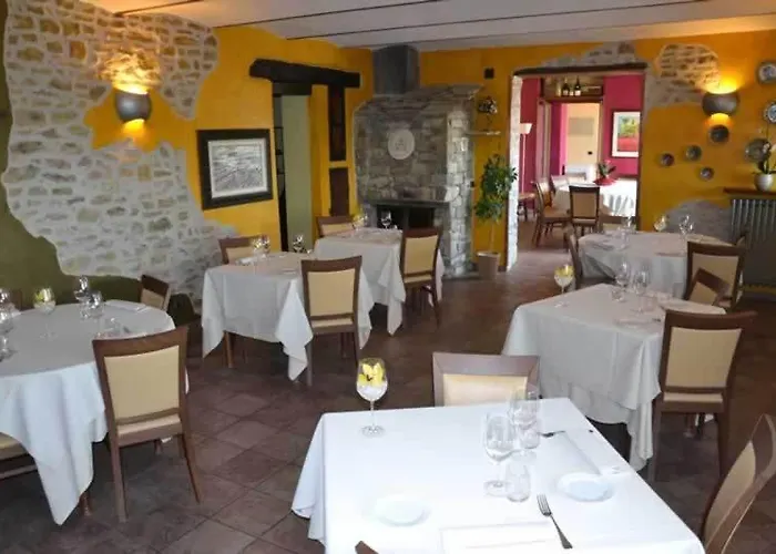 カントリーハウス Trattoria Del Bivio Cerretto Langhe